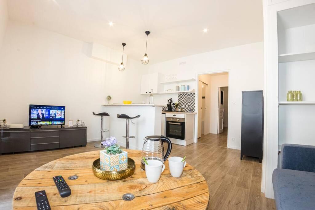 L'Escale - Topdestination-Bourg - Centre Ville - Classe 3 Etoiles 外观 照片